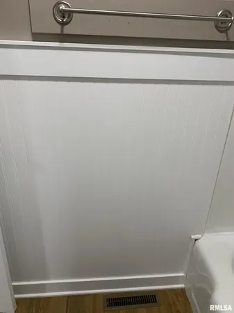 $94,900 | 518 North 2nd Street, Girard, IL 62640