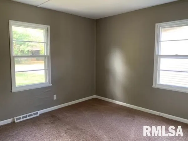 $94,900 | 518 North 2nd Street, Girard, IL 62640