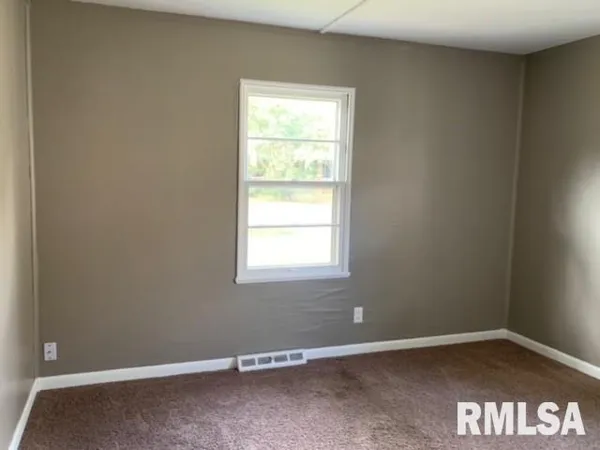 $94,900 | 518 North 2nd Street, Girard, IL 62640