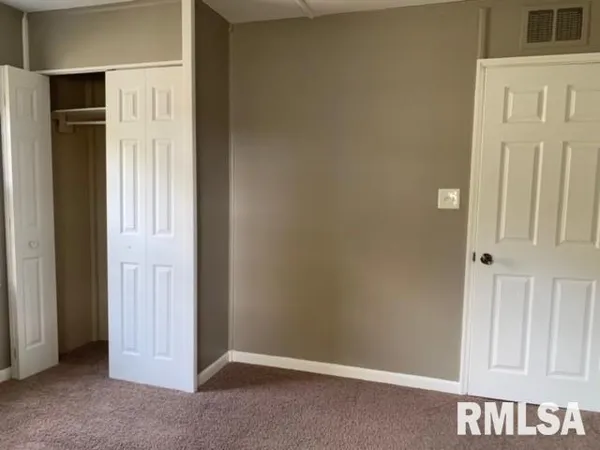 $94,900 | 518 North 2nd Street, Girard, IL 62640