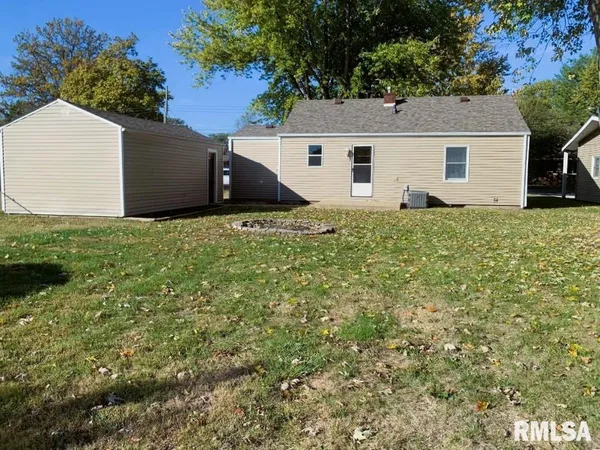 $94,900 | 518 North 2nd Street, Girard, IL 62640