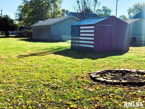 $94,900 | 518 North 2nd Street, Girard, IL 62640