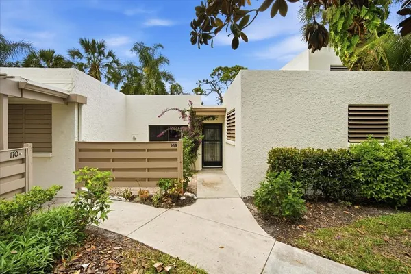$250,000 | 169 Pinehurst Drive, Unit 169, Bradenton, FL 34210