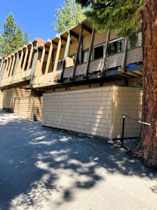 4 Kelley Road, Unit 1 Mammoth Lakes, CA 93546 - Photo 4 of 5 a view of a house with a street