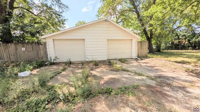 $92,900 | 514 State Street, Emporia, KS 66801