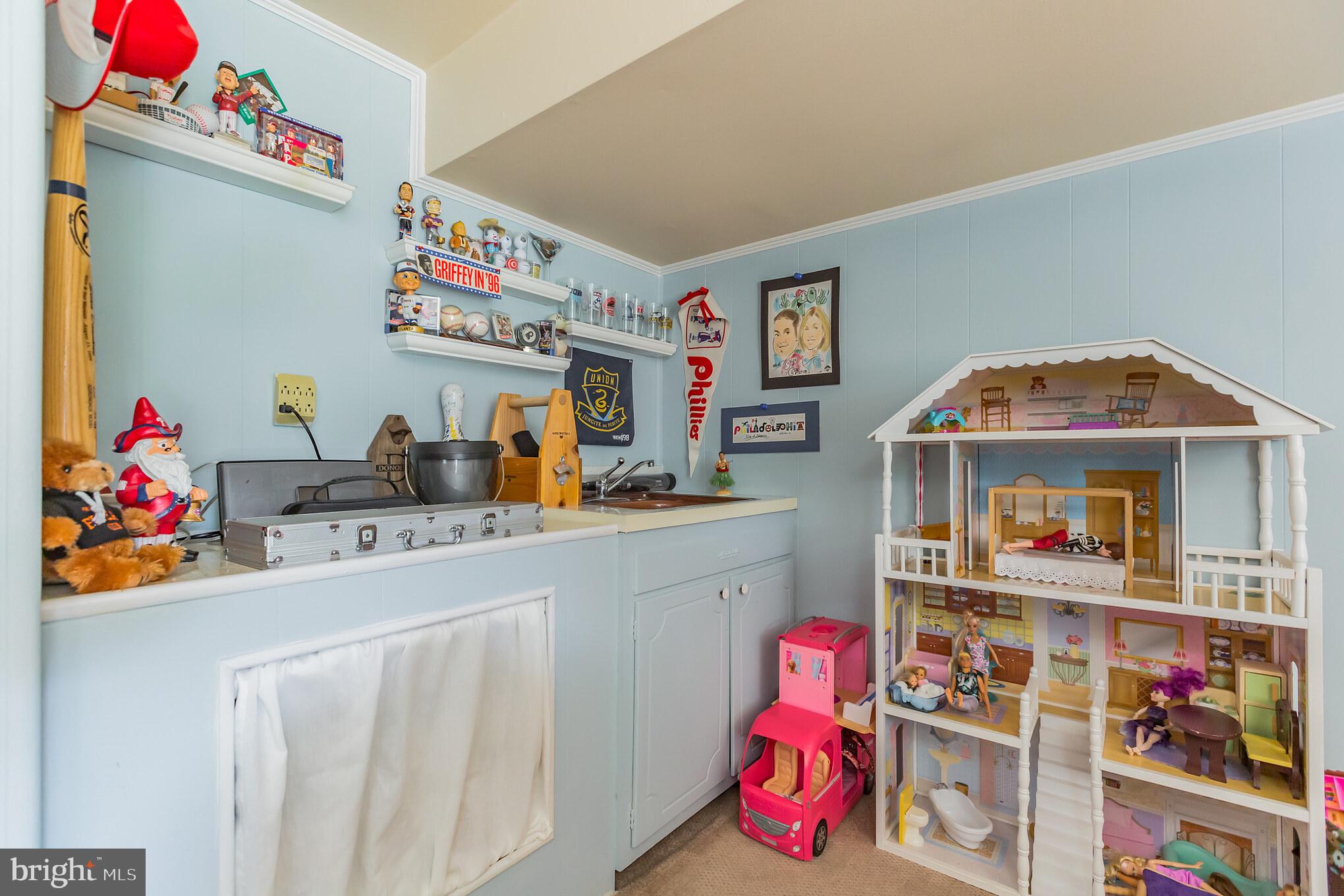 10213 West Keswick Road Philadelphia, PA 19114 - Photo 16 of 29 Gallery Image 16