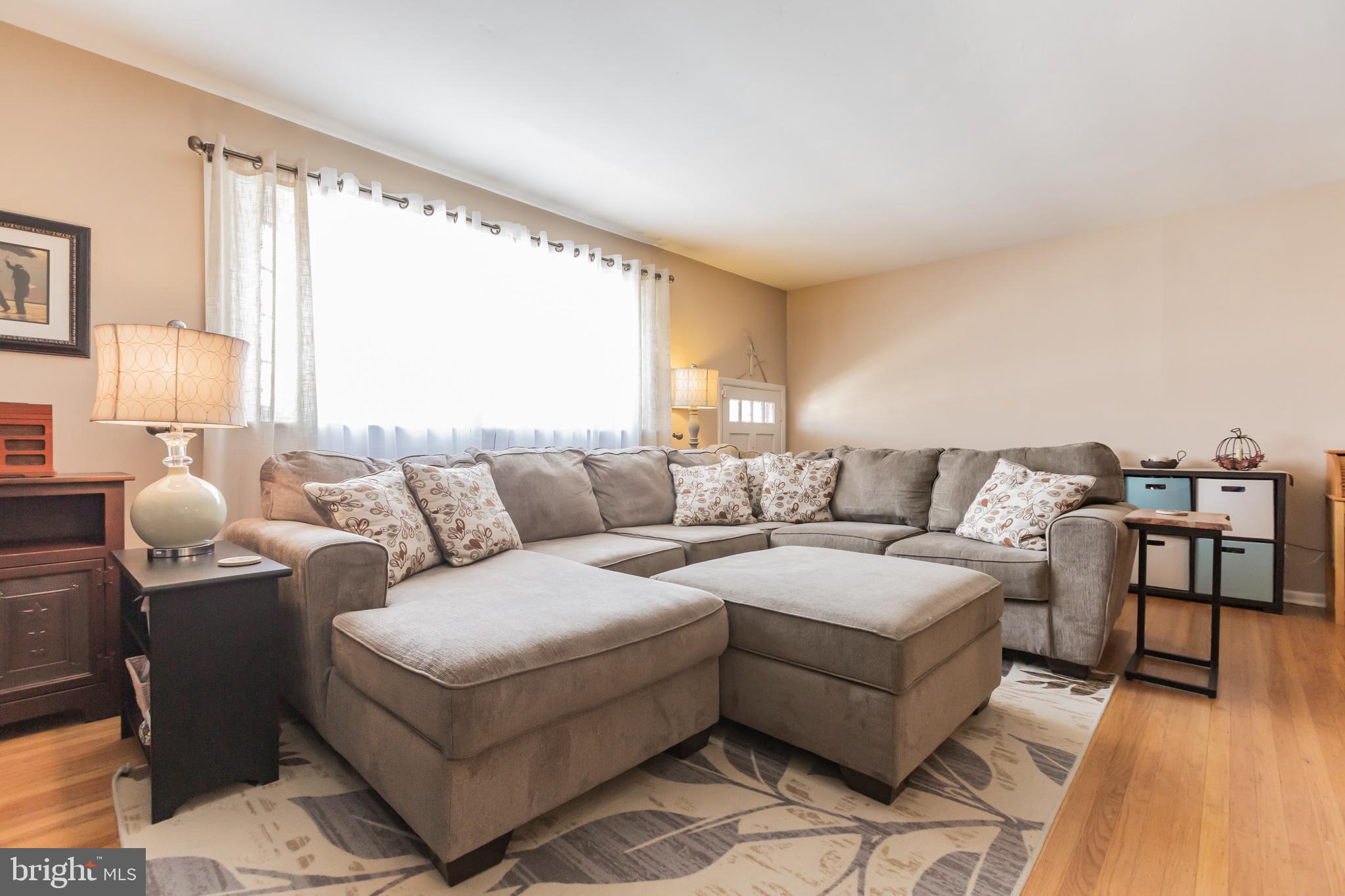 10213 West Keswick Road Philadelphia, PA 19114 - Photo 4 of 29 Gallery Image 4