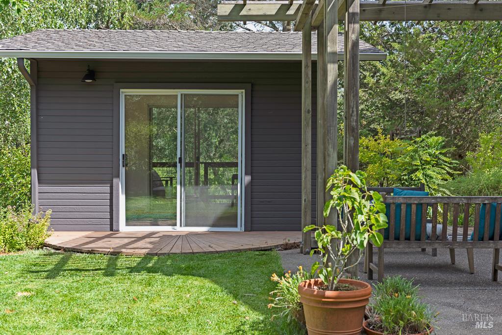 4542 Thomas Road Sebastopol, CA 95472 - Photo 30 of 60 a house with a outdoor space
