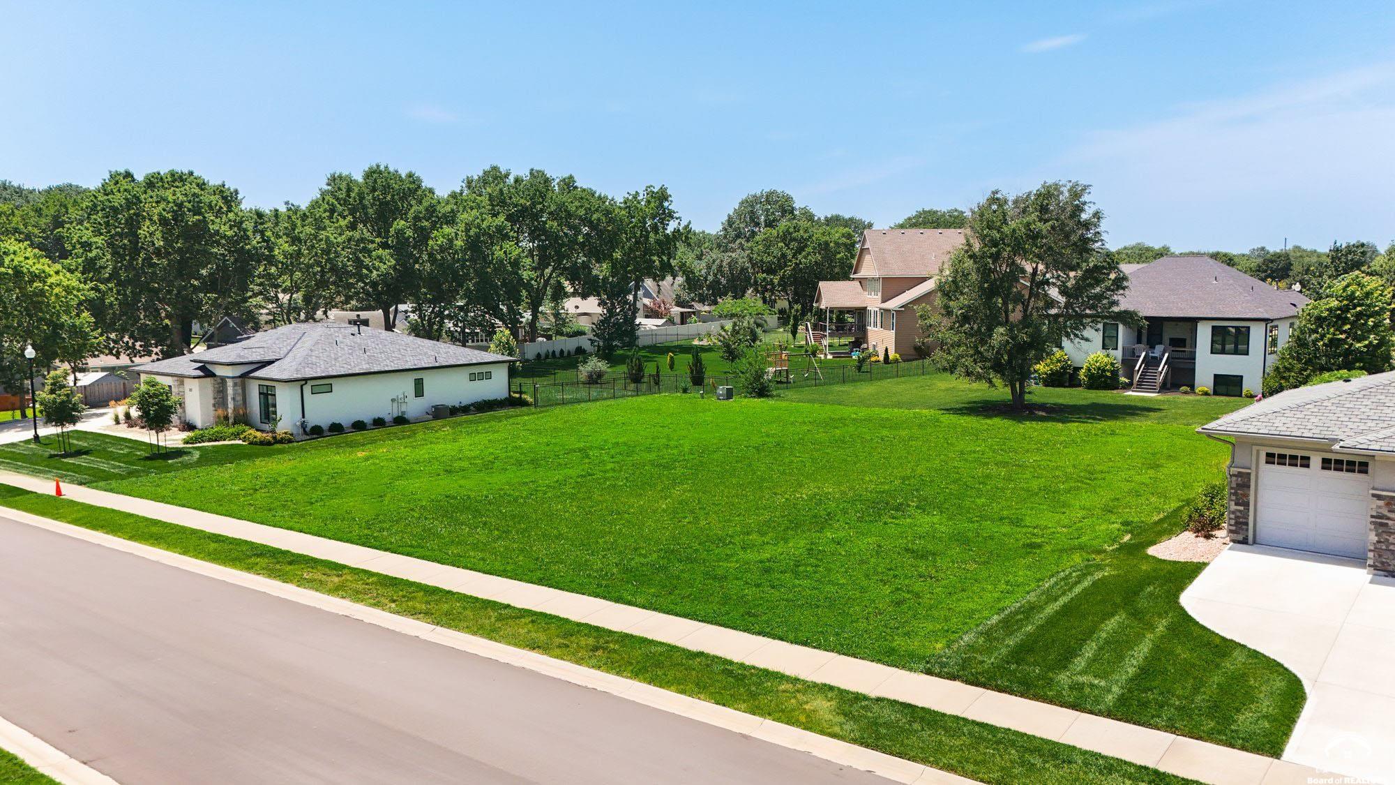 212 Stockade Street Lawrence, KS 66049 - Photo 15 of 22