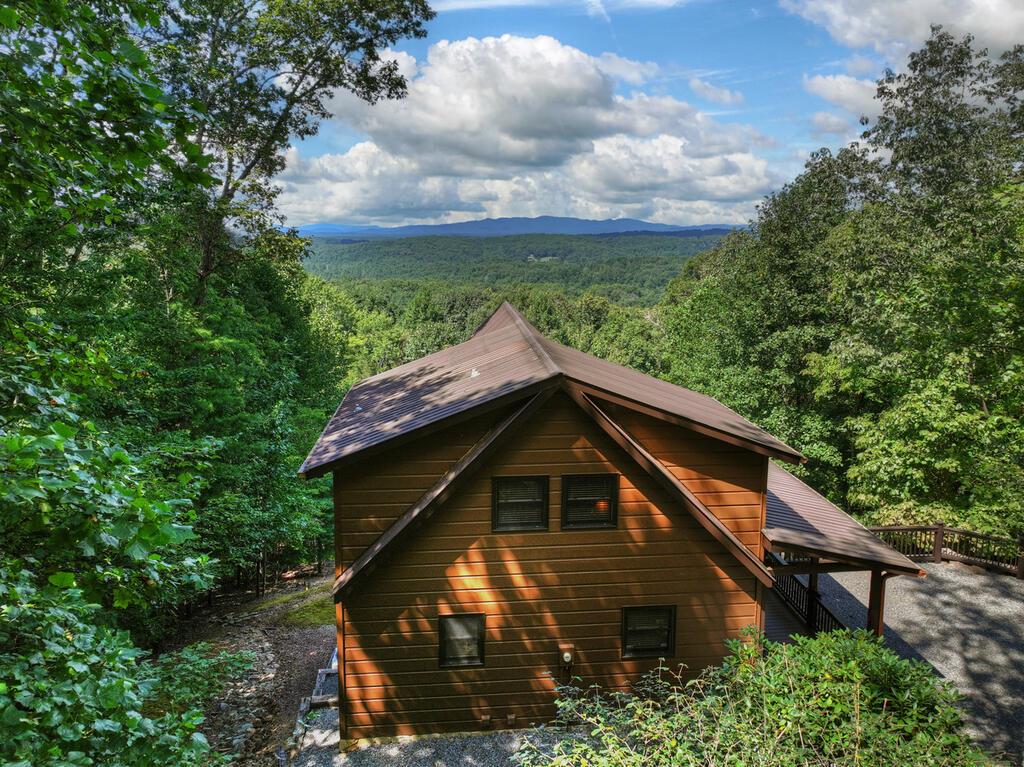8 North Face Drive Blue Ridge, GA 30513 - Photo 1 of 67 Main View