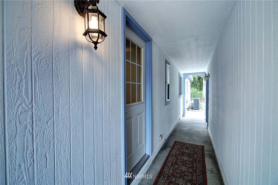 24328 S Park Bothell, WA 98021 - Photo 2 of 24
