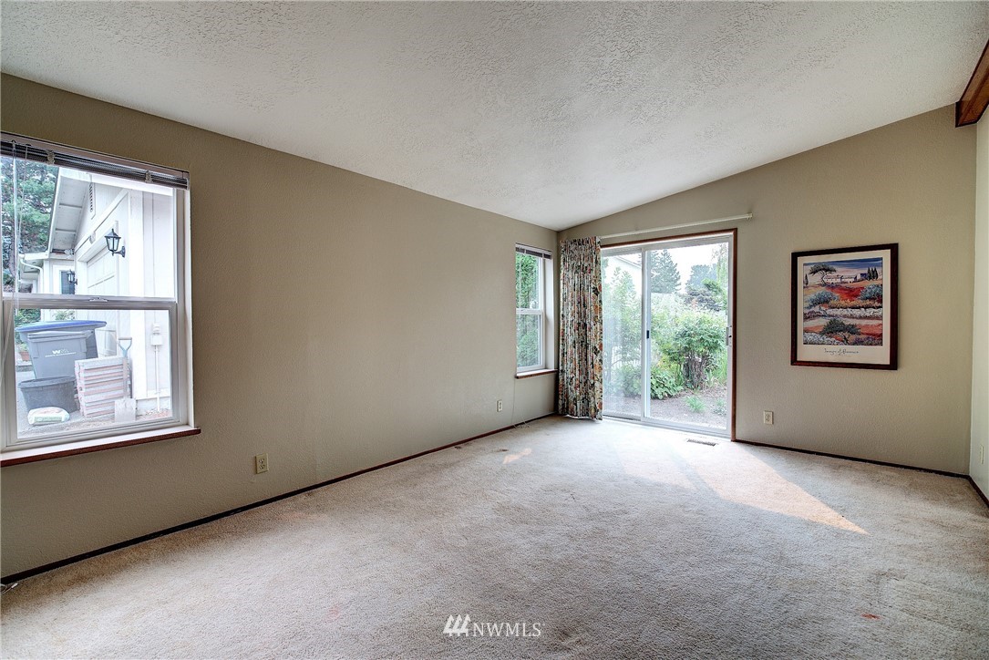 24328 S Park Bothell, WA 98021 - Photo 11 of 24