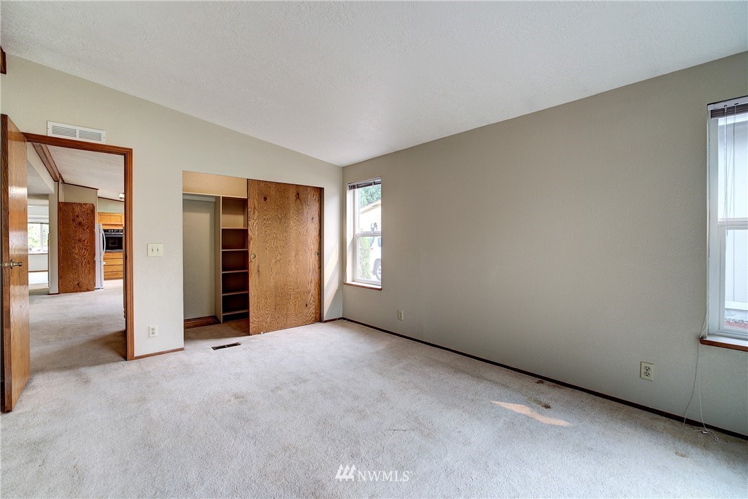 24328 S Park Bothell, WA 98021 - Photo 12 of 24