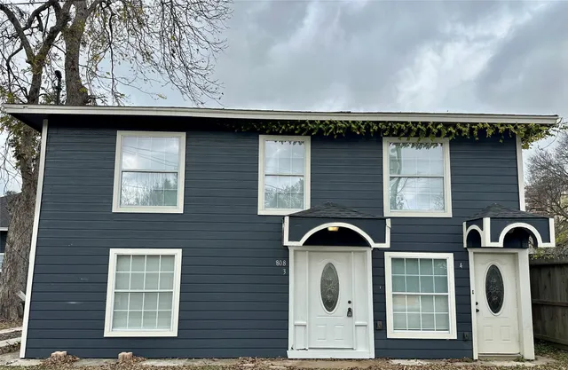 $995 | 808 Oakhurst Street, Unit 3, Houston, TX 77023