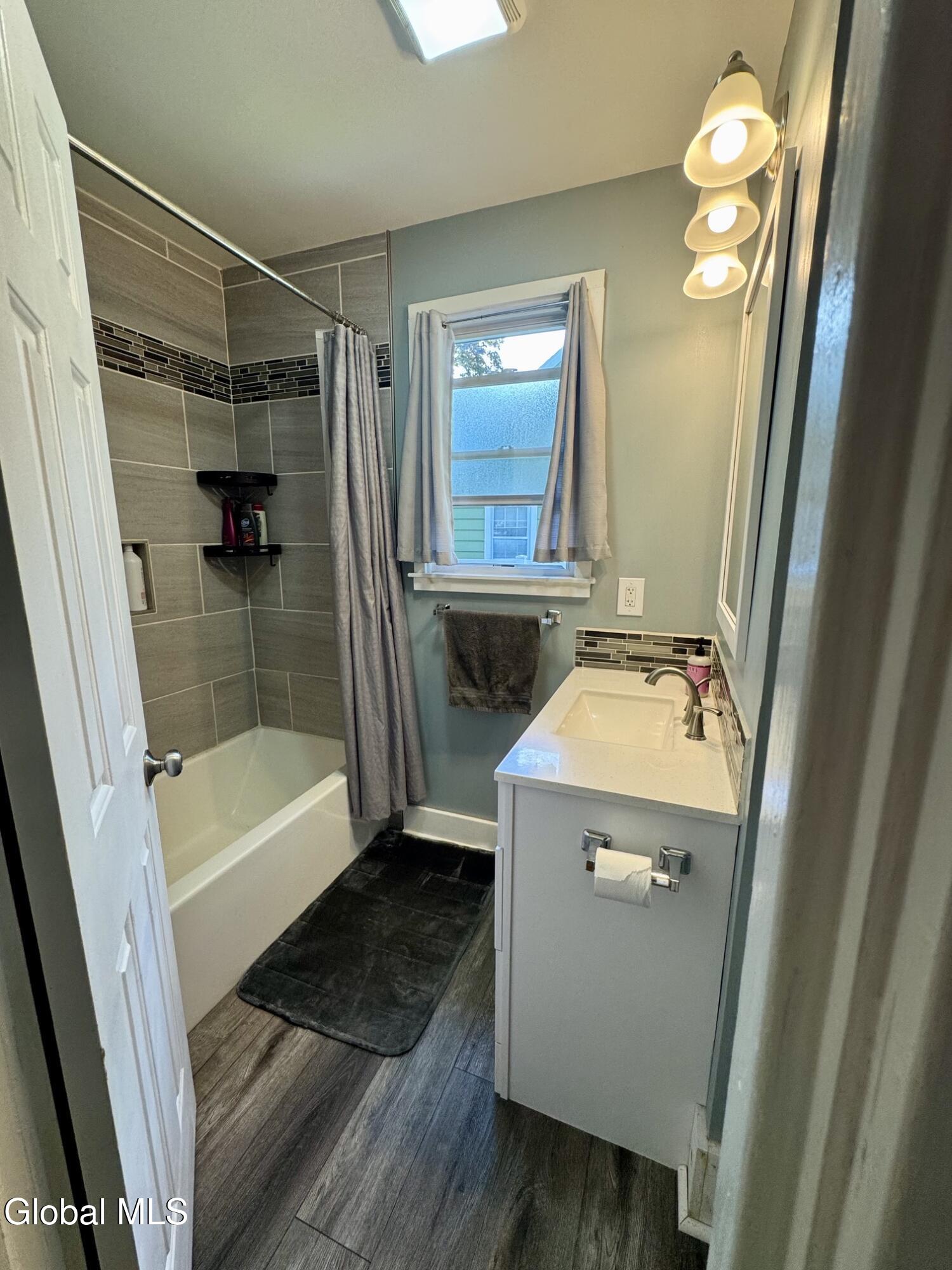 13 Knickerbocker Road Scotia, NY 12302 - Photo 10 of 23 shower