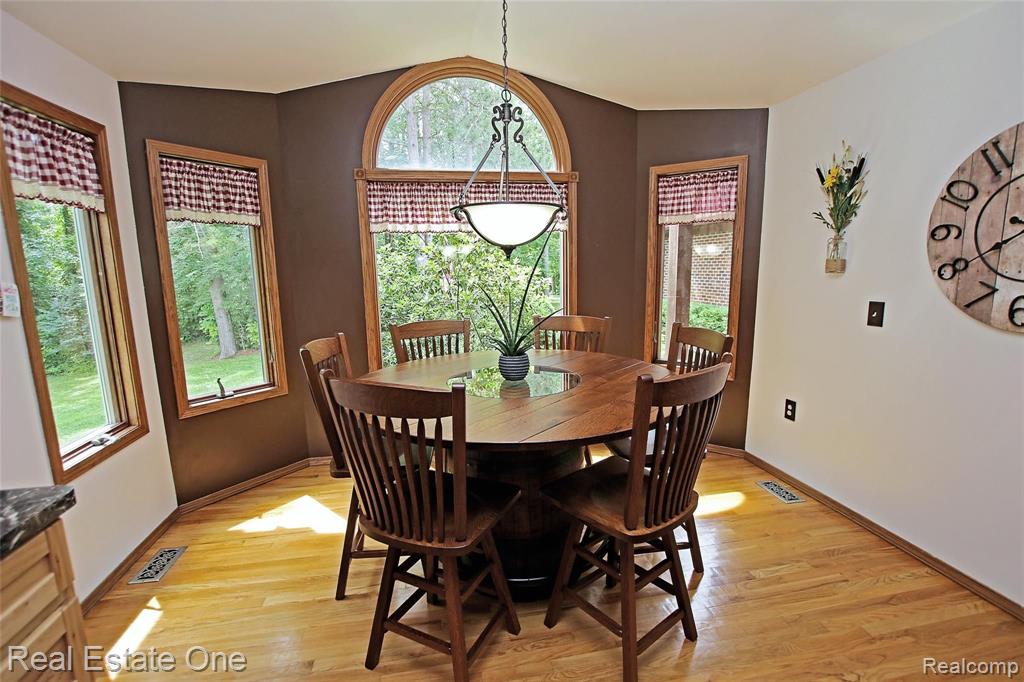 5621 Rochester Road Dryden, MI 48428 - Photo 13 of 52
