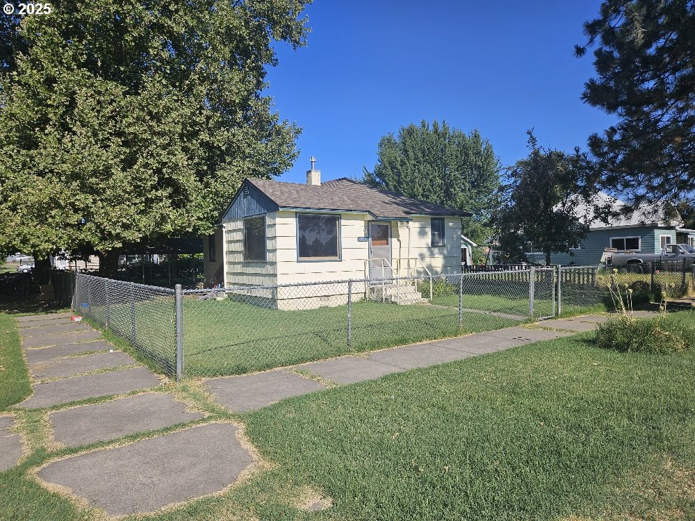 265 Southwest Barbara Street Stanfield, OR 97875 - Photo 3 of 16 Gallery Image 3