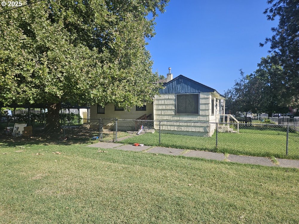 265 Southwest Barbara Street Stanfield, OR 97875 - Photo 4 of 16 Gallery Image 4