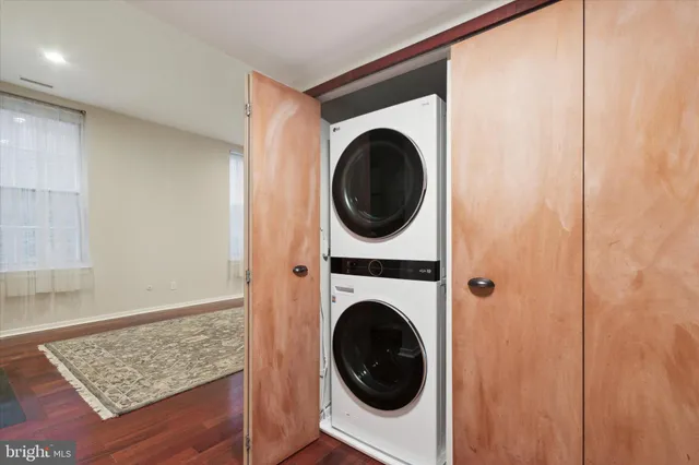 $299,999 | 12 Letitia Street, Unit 204, Philadelphia, PA 19106