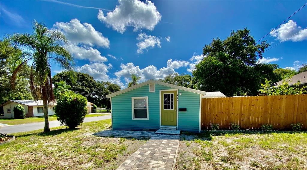 Downtown Largo two bedroom remodoled home on big corner lot.
