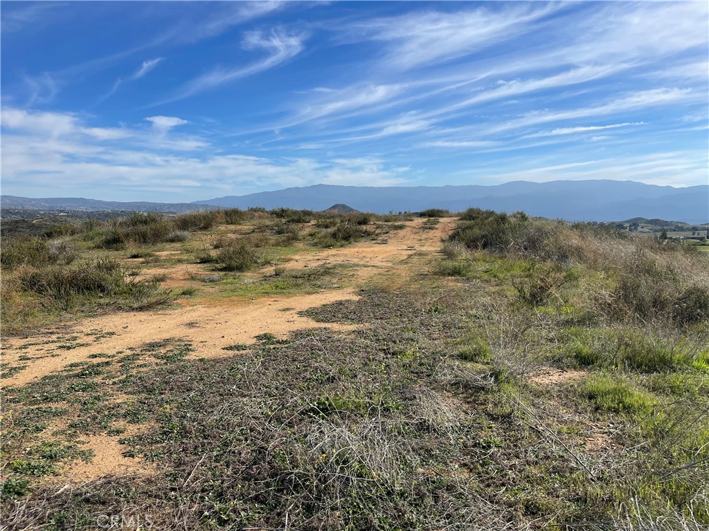39282 San Ignacio Road Hemet, CA 92544 - Photo 9 of 21 a view of an ocean