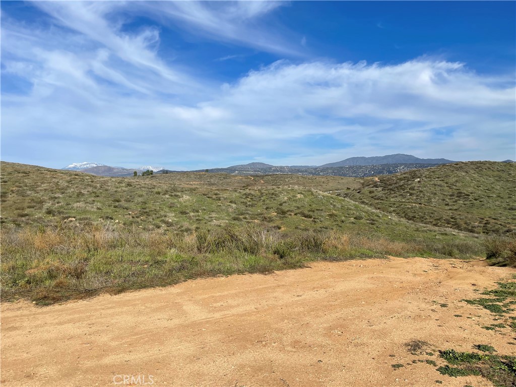 39282 San Ignacio Road Hemet, CA 92544 - Photo 10 of 21 a view of lake view and mountain