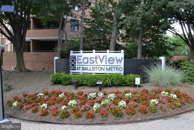 $3,200 | 1001 North Randolph Street, Unit 811, Arlington, VA 22201