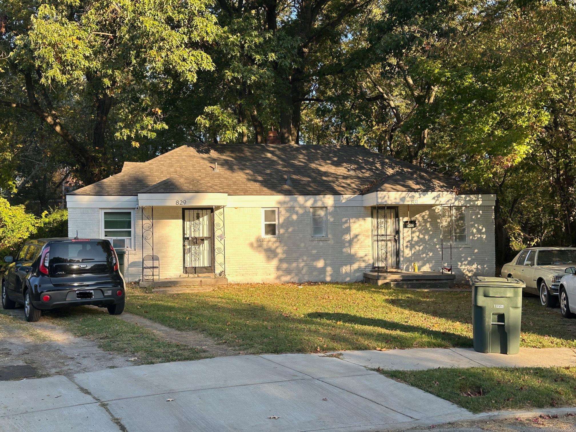 829 North Dunlap Street Memphis, TN 38107 - Photo 1 of 1 a front view of a house with a yard