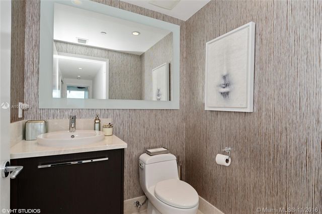 $1,900,000 | 17121 Collins Avenue, Unit 1705, Sunny Isles Beach, FL 33160