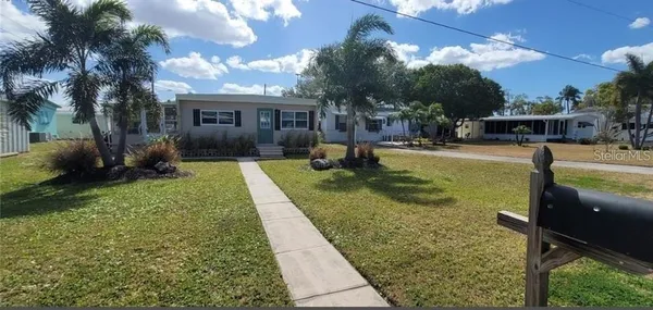 $1,900 | 321 4th Avenue West, Palmetto, FL 34221