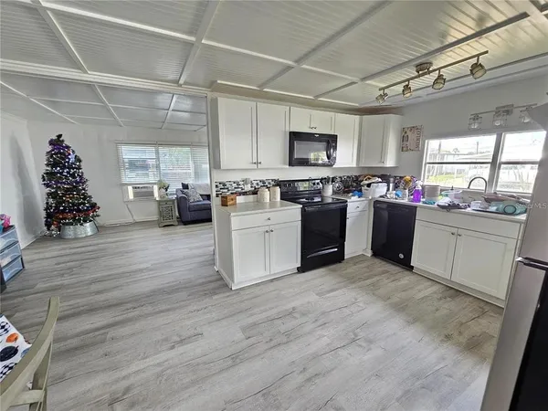 $1,900 | 321 4th Avenue West, Palmetto, FL 34221