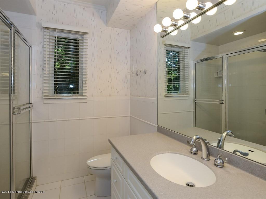 895 Holmdel Road Holmdel, NJ 07733 - Photo 26 of 40 024_Master Bathroom