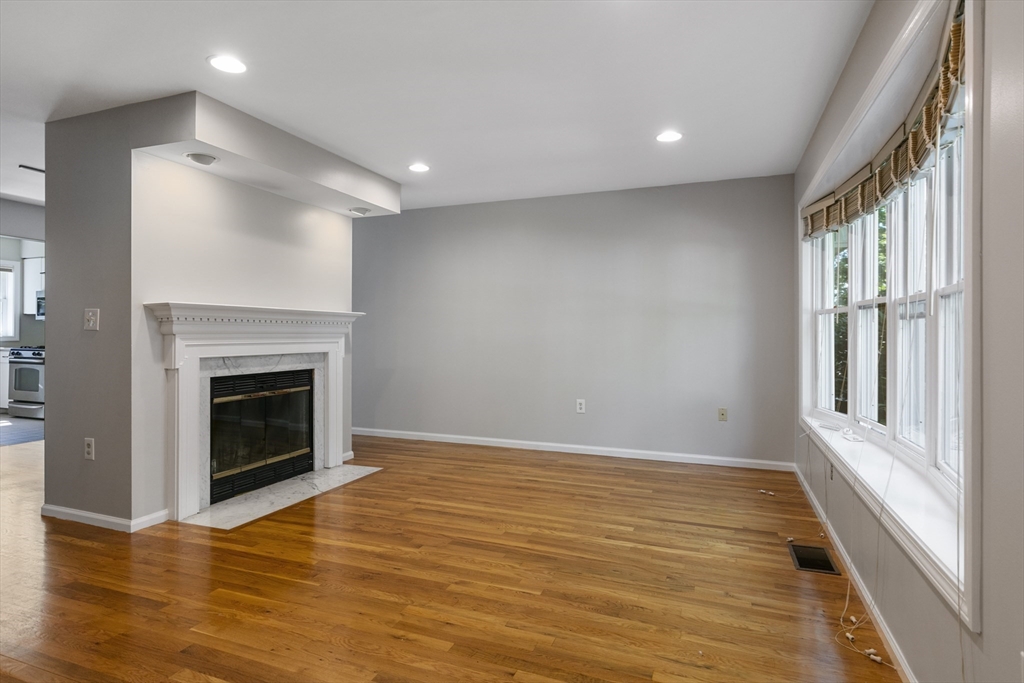 8 Locust Lane, Unit 4 Watertown, MA 02472 - Photo 4 of 42