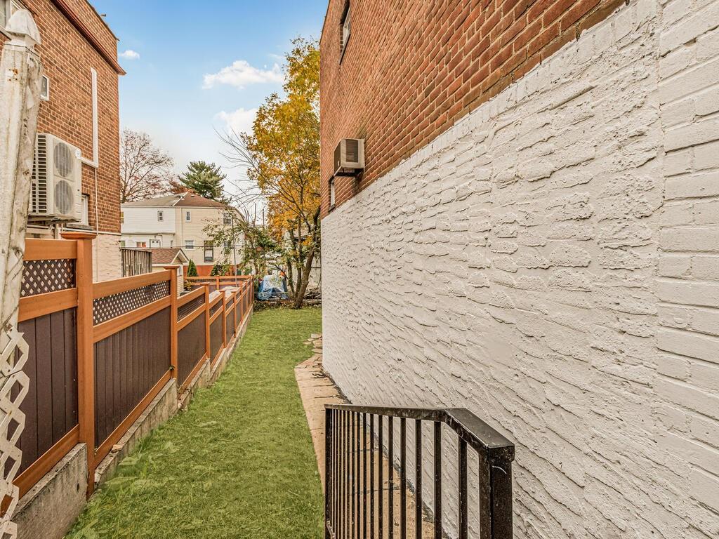 4062 Ely Avenue Bronx, NY 10466 - Photo 28 of 33