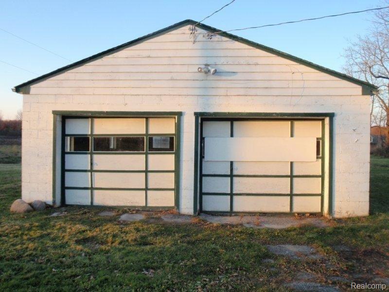 3318 West Sutton Road Lapeer, MI 48446 - Photo 5 of 20 PB070032.jpg