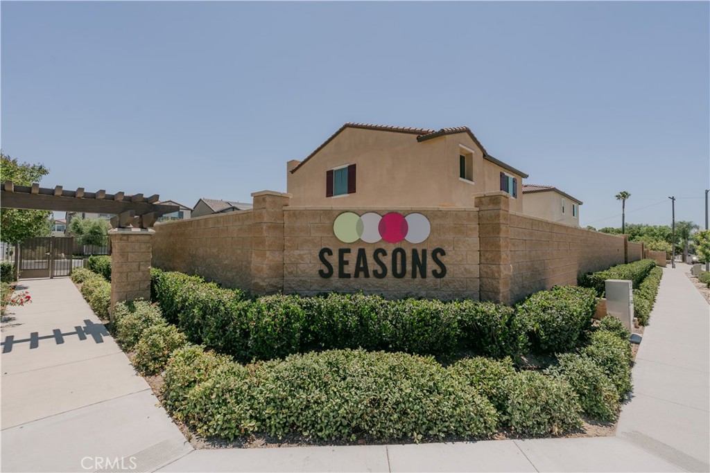 560 East Vodden Street Rialto, CA 92376 - Photo 11 of 59