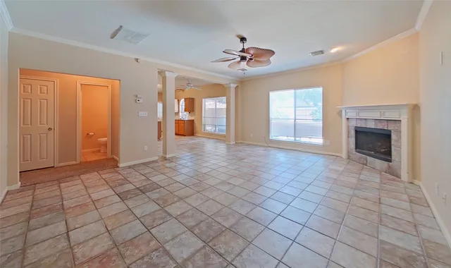 $2,900 | 2810 White Oak Lane, Pearland, TX 77581