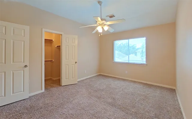 $2,900 | 2810 White Oak Lane, Pearland, TX 77581