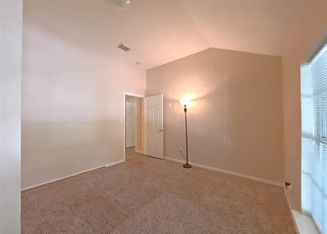 $2,900 | 2810 White Oak Lane, Pearland, TX 77581