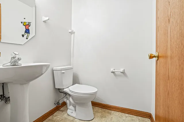 $289,900 | 16212 Golf View Drive, Lockport, IL 60441