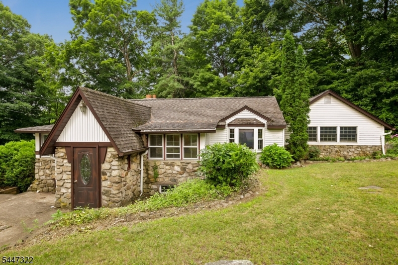 211 Wawayanda Road Vernon, NJ 07422 - Photo 3 of 40