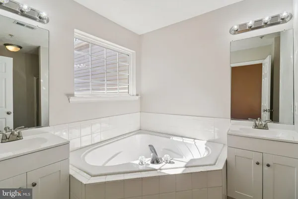 $380,000 | 8033 Bloomsbury Place, White Plains, MD 20695