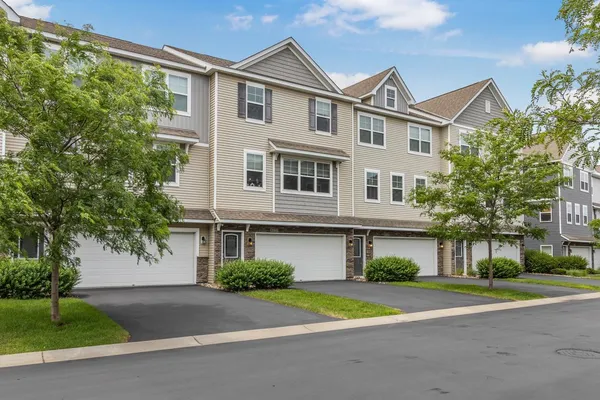 $339,900 | 8720 Granite Circle, Woodbury, MN 55129