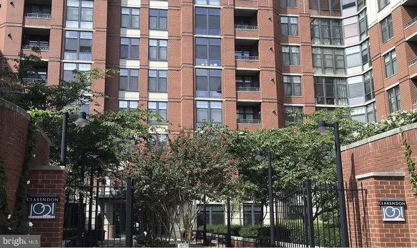 $2,575 | 1021 North Garfield Street, Unit 215, Arlington, VA 22201