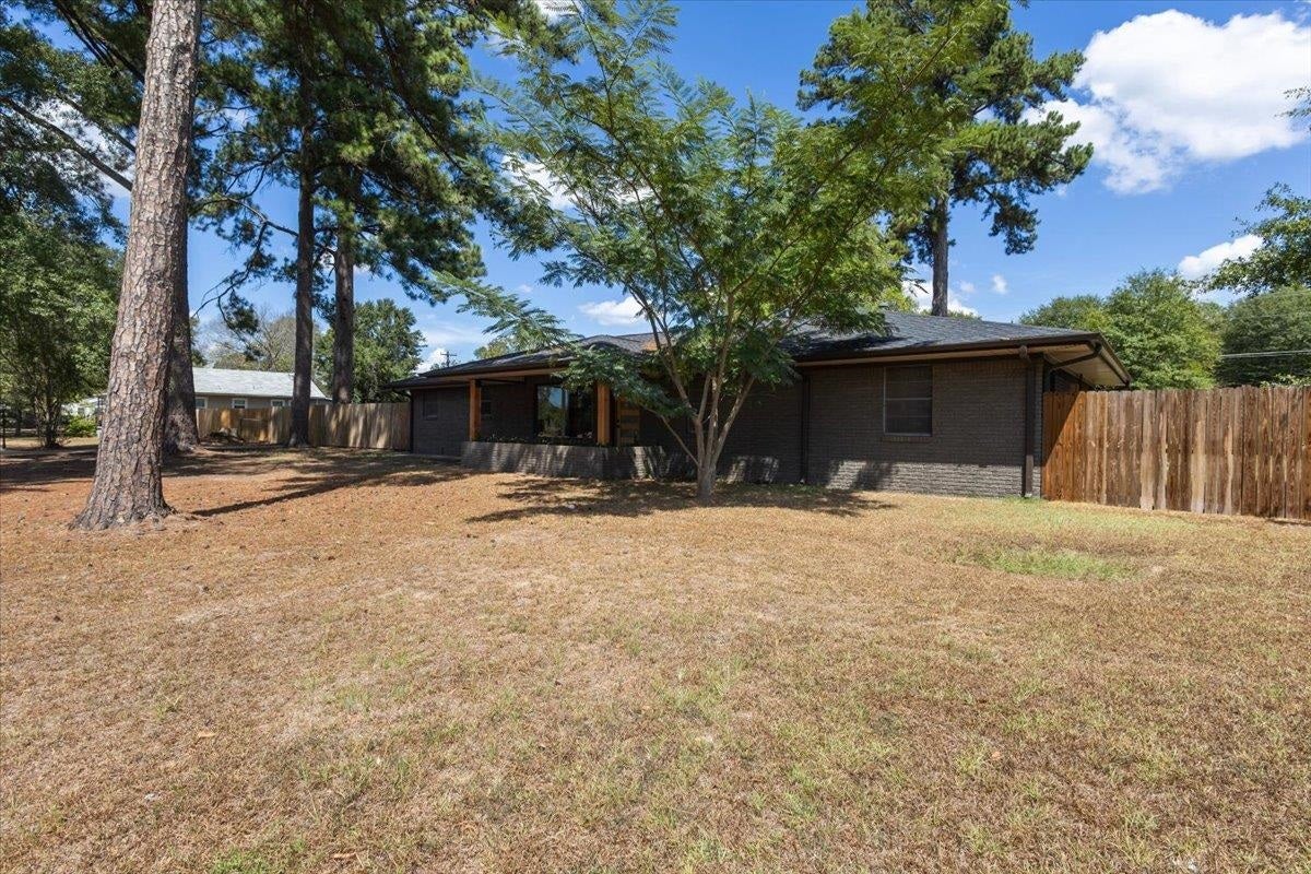 3509 Dudley Road Kilgore, TX 75662 - Photo 10 of 37 Gallery Image 10