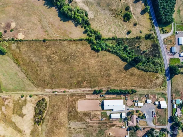 a view of a outdoor space