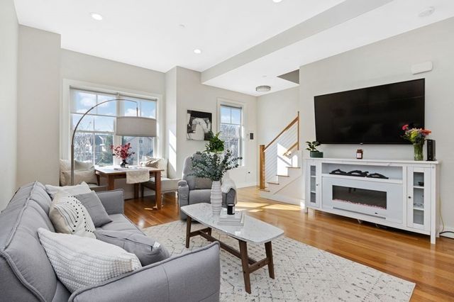 $1,120,000 | 2549 Massachusetts Avenue, Unit 2549, Cambridge, MA 02140