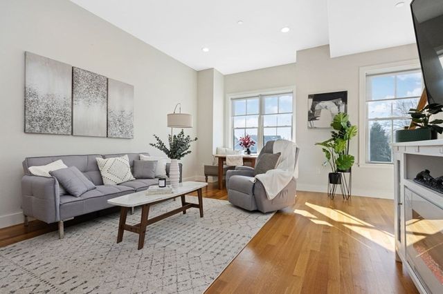 $1,120,000 | 2549 Massachusetts Avenue, Unit 2549, Cambridge, MA 02140