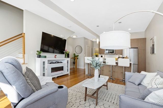 $1,120,000 | 2549 Massachusetts Avenue, Unit 2549, Cambridge, MA 02140