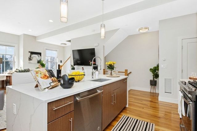 $1,120,000 | 2549 Massachusetts Avenue, Unit 2549, Cambridge, MA 02140